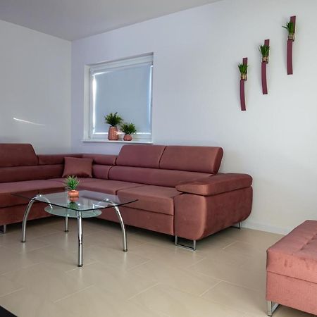 Nowy Apartament Z Duzym Tarasem I Parkingiem Swinoujscie Kültér fotó